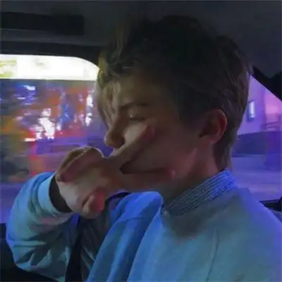 6686体育app铁牌作者Zoe