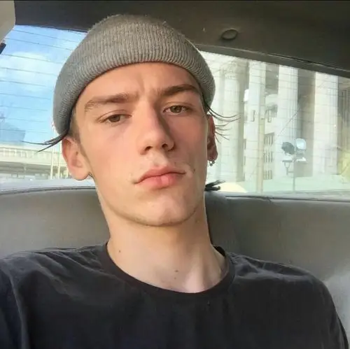 6686体育app钻石作者Lloyd