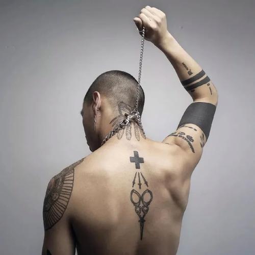 6686体育app铁牌作者Lilly