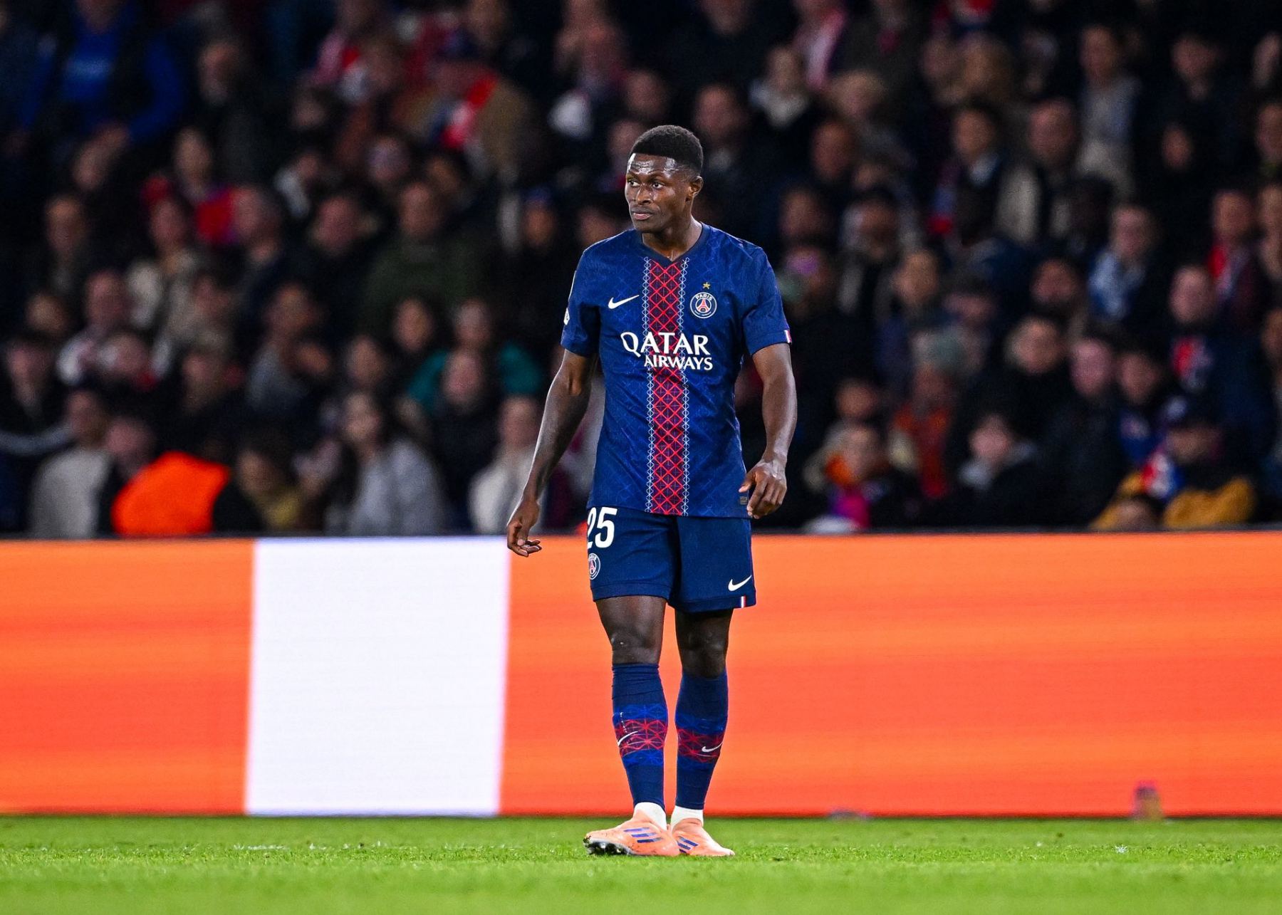 巴黎官方：阿什拉夫、登贝莱、门德斯均将因伤缺席数周